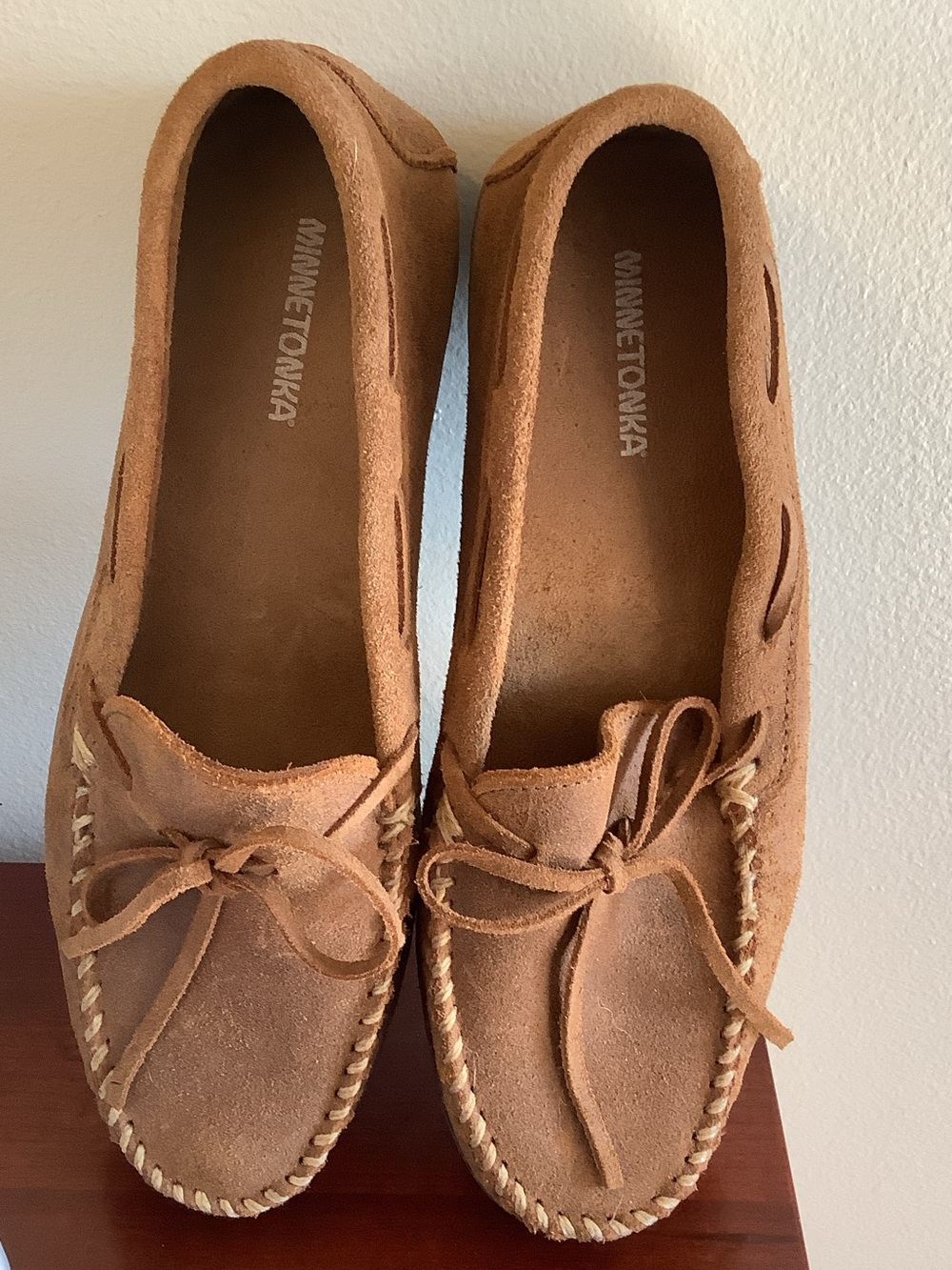Minnetonka mens driving moccasins 13 NWOB